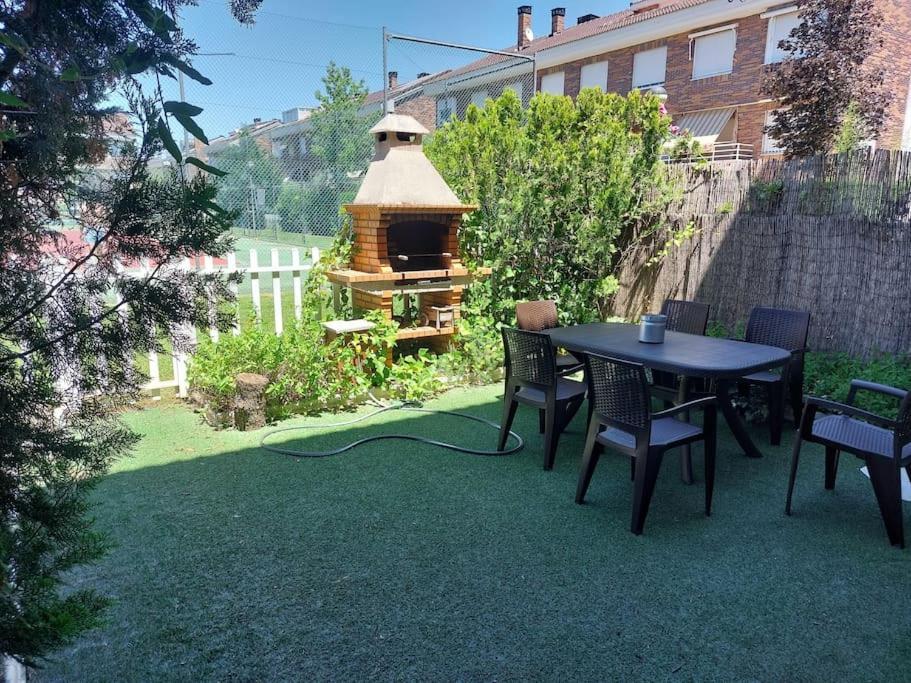 Chalet Urbano En Salamanca Santa Marta de Tormes Eksteriør bilde