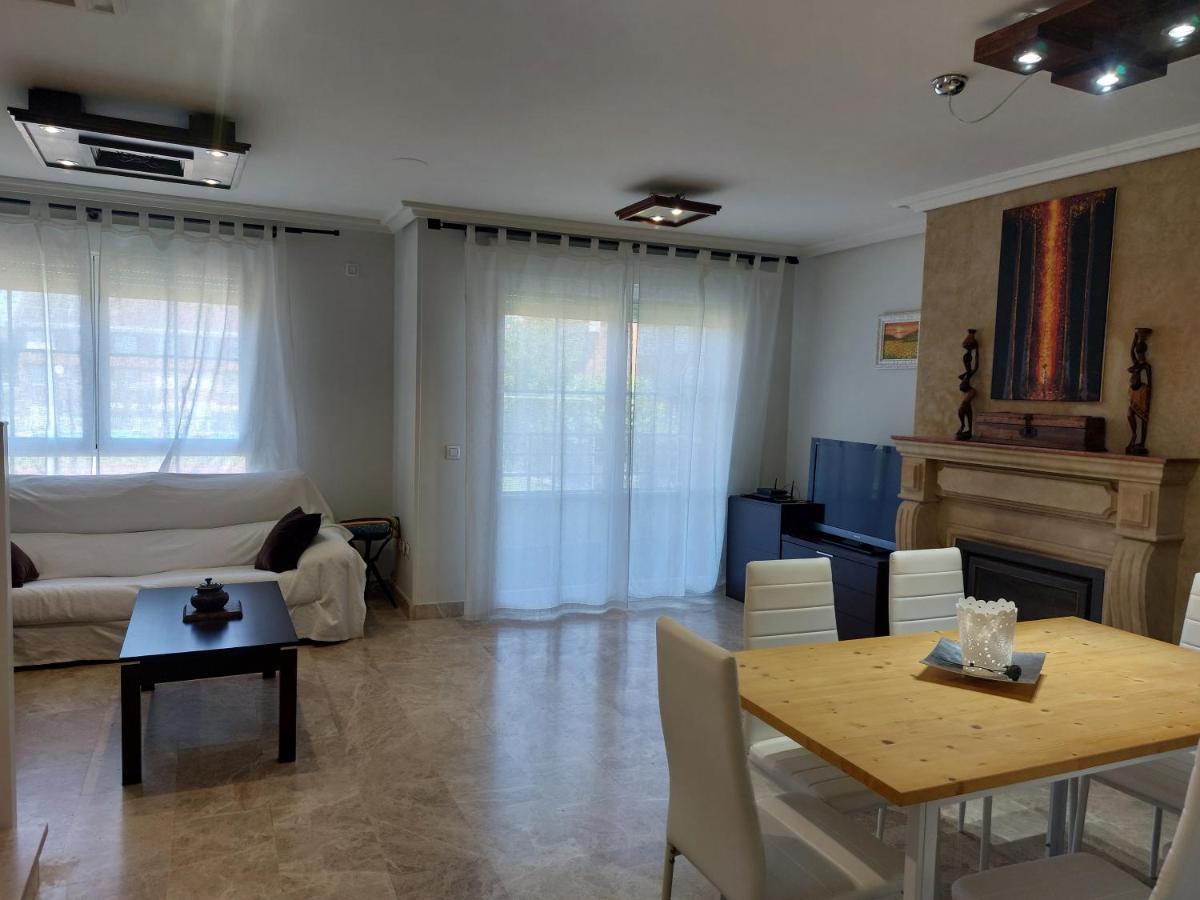 Chalet Urbano En Salamanca Santa Marta de Tormes Eksteriør bilde